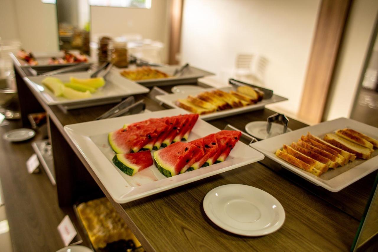 Ozaki'S Hotel Tailandia Bagian luar foto